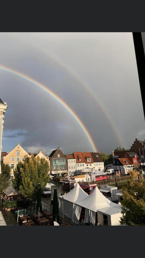 Monteur Gaeste Stadt Hafen